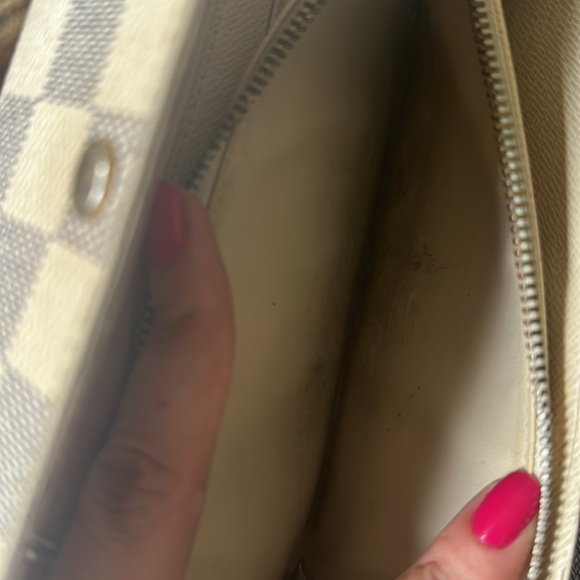 LOUIS VUITTON Damier Azur Sarah Wallet - Picture 8 of 8